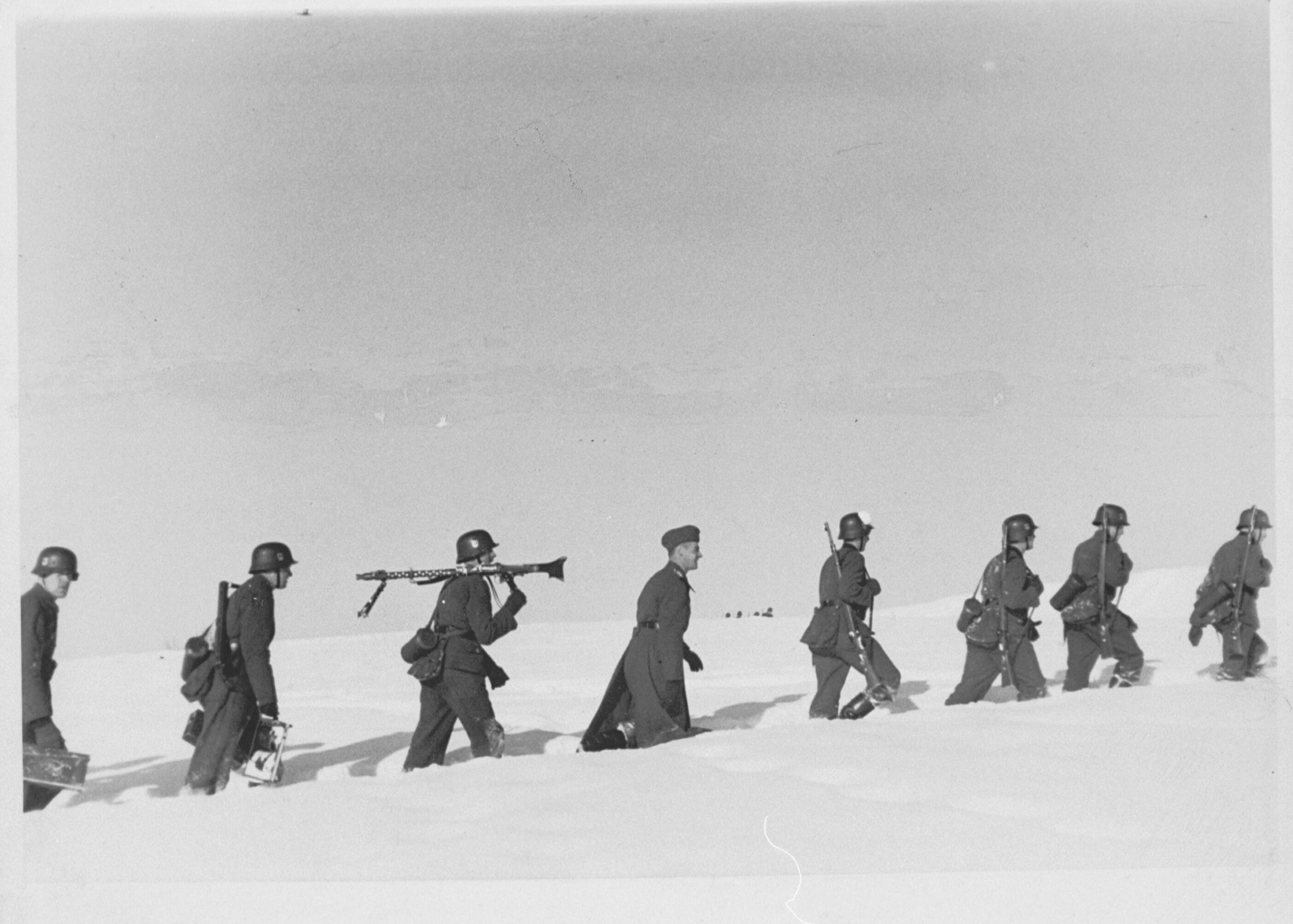 Nederlandse vrijwilligers van SS-Standarte Westland tijdens hun opleiding in het Oostenrijkse Klagenfurt op 16 maart 1942.