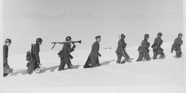 Nederlandse vrijwilligers van SS-Standarte Westland tijdens hun opleiding in het Oostenrijkse Klagenfurt op 16 maart 1942.